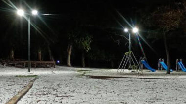 Necochea quedó cubierta de blanco tras una inesperada caída de granizo