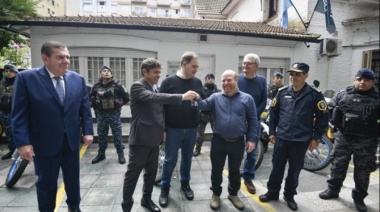 Kicillof entregó nuevas motos para fortalecer la seguridad en dos municipios
