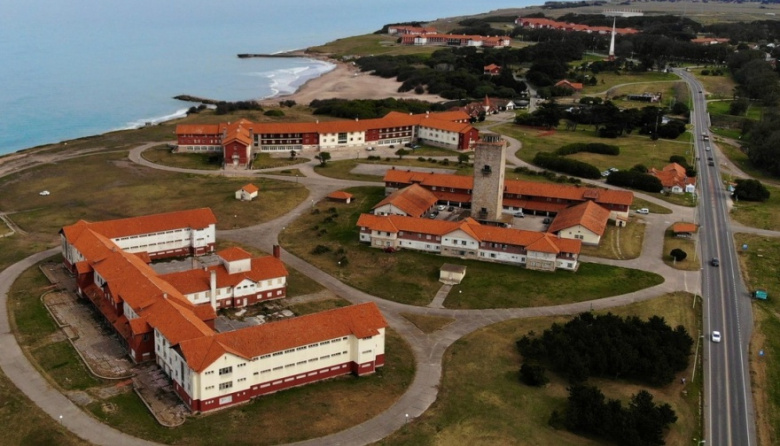 Proponen convertir hoteles de Chapadmalal en un campus universitario