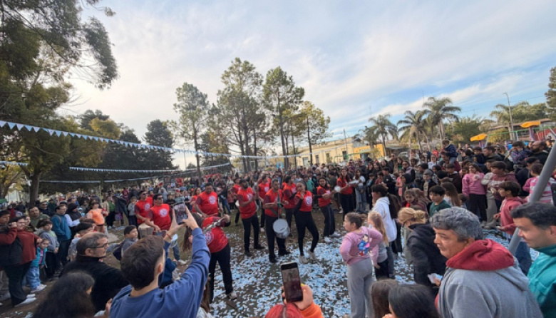 Katopodis inauguró la renovada Plaza del Ferrocarril en Castelli