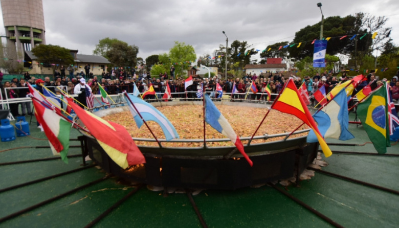 Villa Gesell recupera su gran paella y estrena el nuevo Camino de la Paella