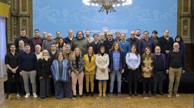 Provincia convocó a paritarias a docentes y estatales