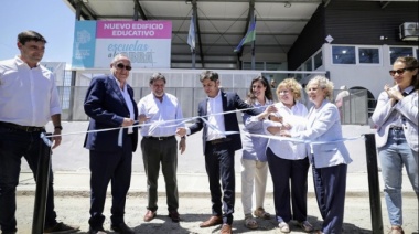Kicillof: "A pesar del ajuste que impulsa un Gobierno nacional, inauguramos el edificio escolar Nº234"