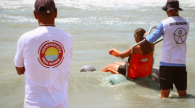 La Municipalidad de La Costa amplía el acceso al mar con sillas anfibias gratuitas