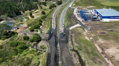 Derrame cloacal obligó a cortar la Ruta 11 y generó largas demoras en Pinamar