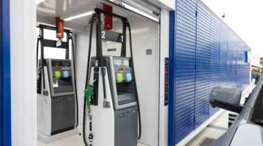 YPF inauguró en Pinamar la primera estación de servicio móvil del país