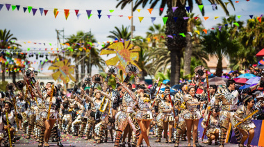 Dolores se prepara para el Carnaval del Sol: ocho noches de fiesta y cierre estelar