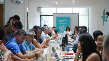 La Provincia recibe a estatales y docentes para cerrar un nuevo aumento salarial