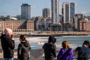 Vacaciones de invierno en Mar del Plata: cuánto cuesta viajar en tren, micro, auto o avión