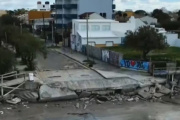 El mar avanzó en Mar del Tuyú y dejó casas en riesgo de derrumbe