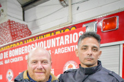 Mar Chiquita recibió a los bomberos que volvieron de la misión de rescate en Venezuela