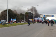 Organizaciones sociales cortaron la Ruta 2 en el ingreso a Mar del Plata