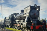 Una locomotora a vapor vuelve a encender la ilusión de llegar a Mar del Plata