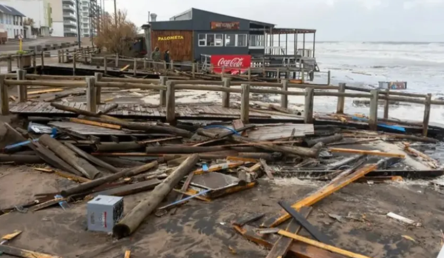 Monte Hermoso busca reconstruir su paseo costero tras el fuerte temporal